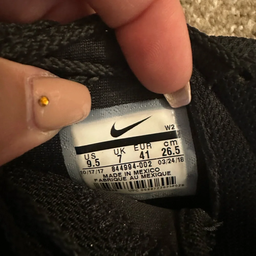 Nike Roshe One Shoes. Mens Size 8 Excellent Condition